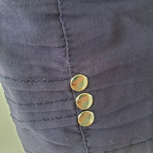 Lightweight Navy Capris - Picture 3 of 5